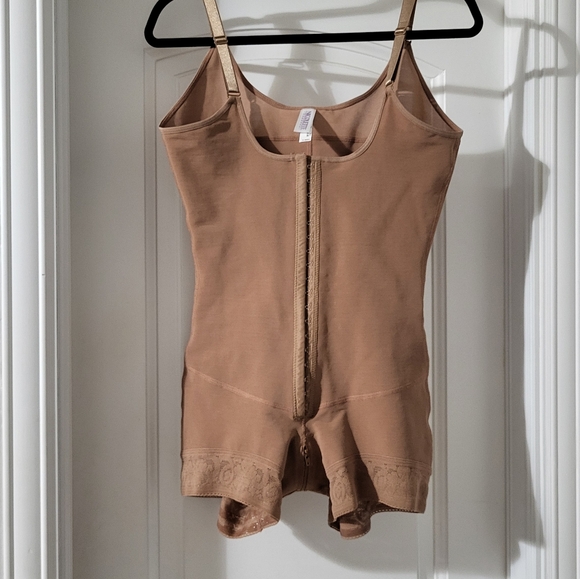 High compression shapewear - Picture 6 of 11